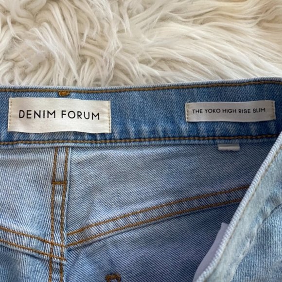 Aritzia Denim Forum Yoko High Rise Slim Jean (Light Wash) - Picture 3 of 4